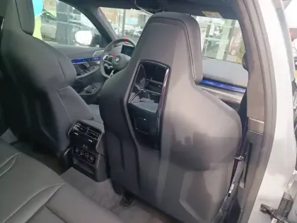 Photo 24 BMW Serie 5 M5 Touring PHEV 727 ch BVA8