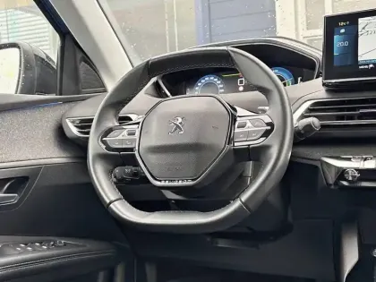 Photo 8 Peugeot 3008  Hybrid 225 e-EAT8