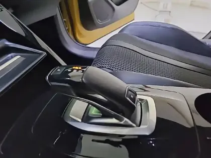 Photo 13 Peugeot 208  PureTech 100 S&S EAT8