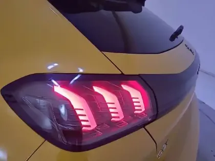 Photo 16 Peugeot 208  PureTech 100 S&S EAT8