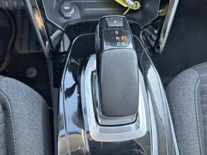 Photo 13 Peugeot 208  Electrique 50 kWh 136ch