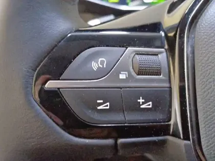 Photo 27 Peugeot 2008  PureTech 130 S&S EAT8