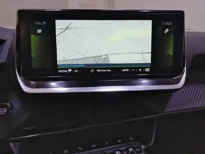 Photo 18 Peugeot 2008  PureTech 130 S&S EAT8