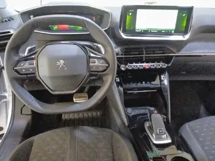 Photo 7 Peugeot 2008  PureTech 130 S&S EAT8