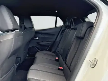 Photo 32 Peugeot 2008  BlueHDi 130 S&S EAT8