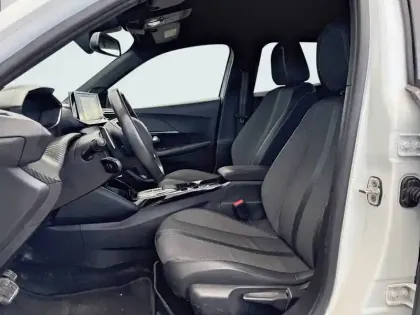 Photo 31 Peugeot 2008  BlueHDi 130 S&S EAT8