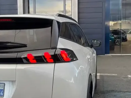 Photo 16 Peugeot 2008  BlueHDi 130 S&S EAT8