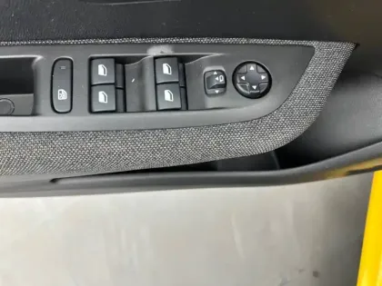 Photo 18 Peugeot 208  PureTech 75 S&S BVM5