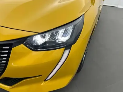 Photo 15 Peugeot 208  PureTech 75 S&S BVM5