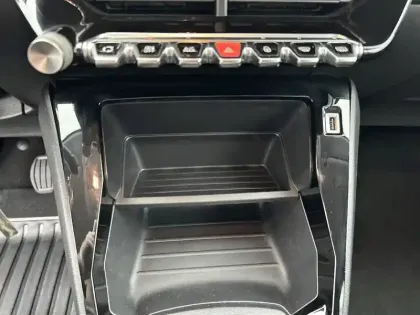 Photo 25 Peugeot 208  PureTech 75 S&S BVM5