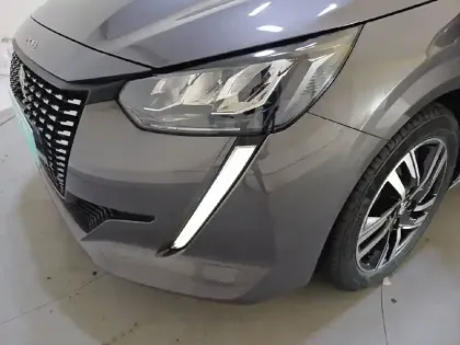 Photo 100 Peugeot 208  PureTech 100 S&S EAT8