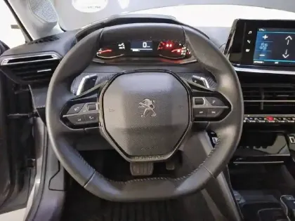 Photo 29 Peugeot 208  PureTech 100 S&S EAT8