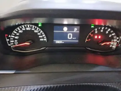 Photo 62 Peugeot 208  PureTech 100 S&S EAT8