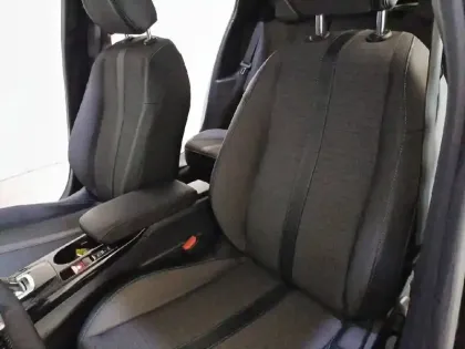 Photo 63 Peugeot 208  PureTech 100 S&S EAT8