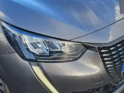 Photo 15 Peugeot 208  PureTech 100 S&S EAT8