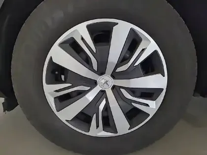 Photo 12 Peugeot 2008  BlueHDi 100 S&S BVM6