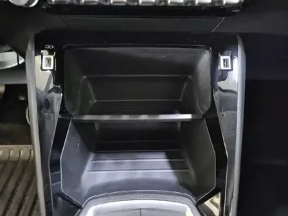 Photo 23 Peugeot 2008  BlueHDi 100 S&S BVM6