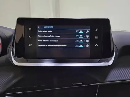 Photo 21 Peugeot 2008  BlueHDi 100 S&S BVM6