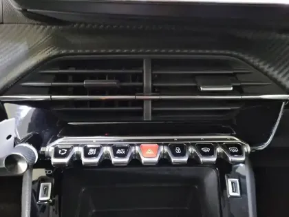 Photo 22 Peugeot 2008  BlueHDi 100 S&S BVM6