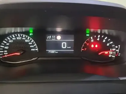 Photo 9 Peugeot 2008  BlueHDi 100 S&S BVM6