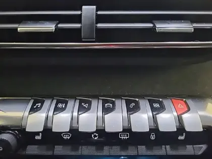 Photo 23 Peugeot 3008  BlueHDi 130ch S&S EAT8