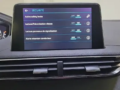 Photo 21 Peugeot 3008  BlueHDi 130ch S&S EAT8