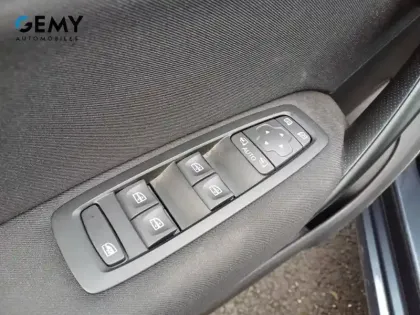 Photo 14 Renault Megane Mégane IV Estate Blue dCi 115