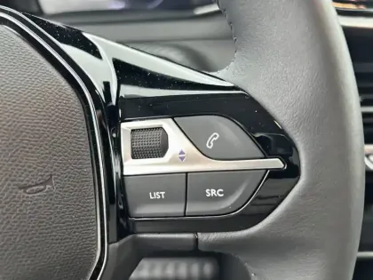 Photo 68 Peugeot 208  PureTech 100 S&S BVM6