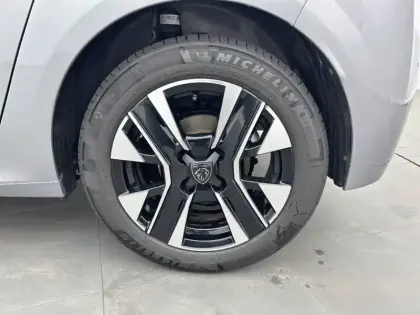 Photo 60 Peugeot 208  PureTech 100 S&S BVM6