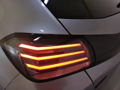 Photo 37 Peugeot 208  Hybrid 100 e-DCS6