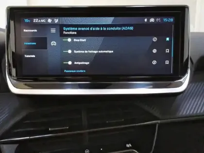 Photo 42 Peugeot 208  Hybrid 100 e-DCS6