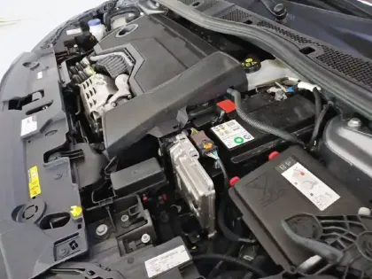 Photo 35 Peugeot 208  Hybrid 100 e-DCS6