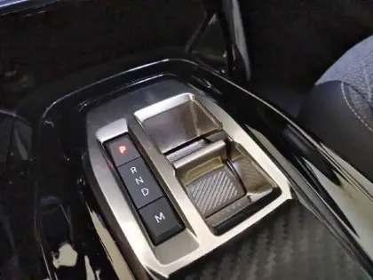 Photo 34 Peugeot 208  Hybrid 100 e-DCS6