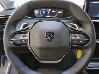 Photo 29 Peugeot 208  Hybrid 100 e-DCS6