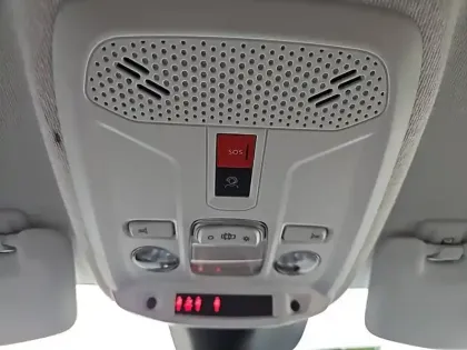 Photo 20 Peugeot 208  Hybrid 100 e-DCS6