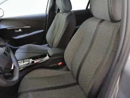 Photo 31 Peugeot 208  Hybrid 100 e-DCS6