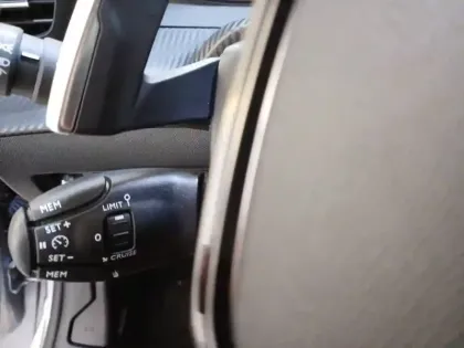 Photo 47 Peugeot 208  Hybrid 100 e-DCS6