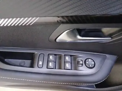 Photo 50 Peugeot 208  Hybrid 100 e-DCS6