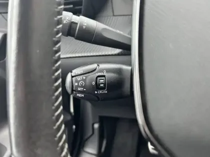 Photo 52 Peugeot 208  PureTech 100 S&S BVM6