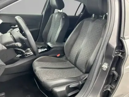 Photo 43 Peugeot 208  PureTech 100 S&S BVM6