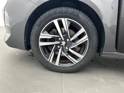 Photo 12 Peugeot 208 Gén. II Ph1 NG Roadtrip 5