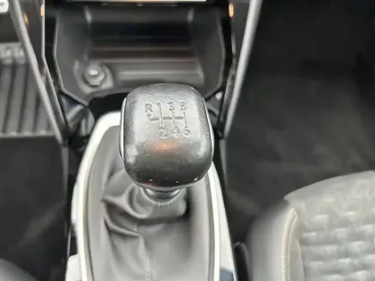 Photo 46 Peugeot 208  PureTech 100 S&S BVM6