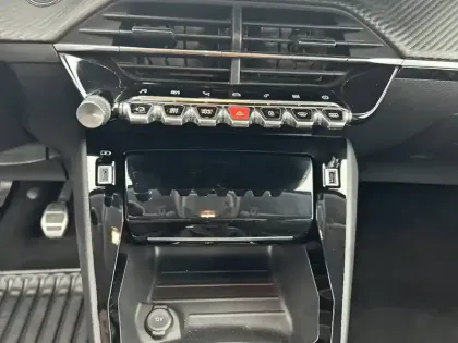 Photo 53 Peugeot 208  PureTech 100 S&S BVM6