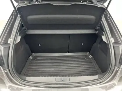 Photo 38 Peugeot 208  PureTech 100 S&S BVM6