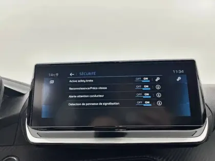 Photo 62 Peugeot 208  PureTech 100 S&S BVM6