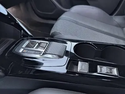 Photo 13 Peugeot 2008  PureTech 155 S&S EAT8