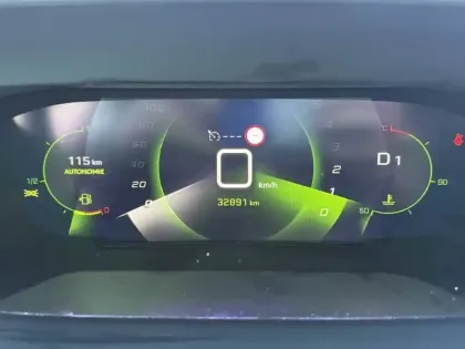 Photo 9 Peugeot 2008  PureTech 155 S&S EAT8