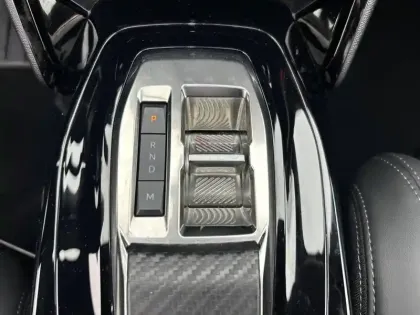 Photo 36 Peugeot 2008 Gén. II Ph1 NG GT 5