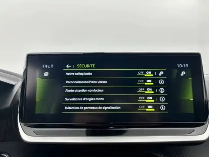 Photo 85 Peugeot 2008  PureTech 155 S&S EAT8