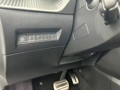 Photo 74 Peugeot 2008  PureTech 155 S&S EAT8